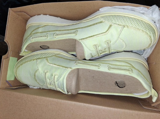 Ladies Shoes-Skechers Memory Foam Yellow Size 11