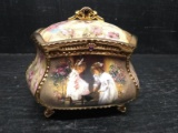 Ardleigh Elliott Shared Memories Heirloom Porcelain Music Box 