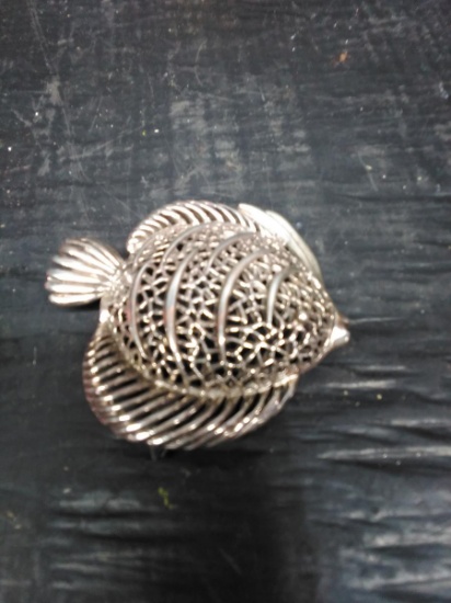 Silver Tone Fish Pin/Pendant