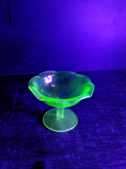 Vintage Green Depression Vaseline Ruffled Edge Dish