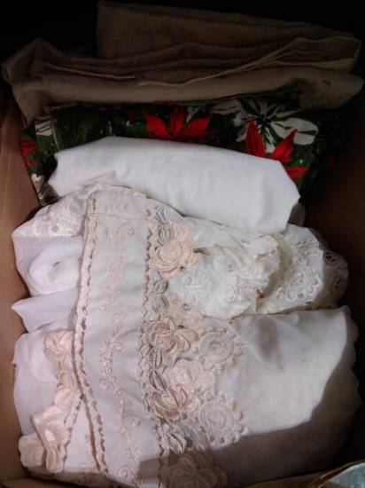 BL-Tablecloths and Curtains