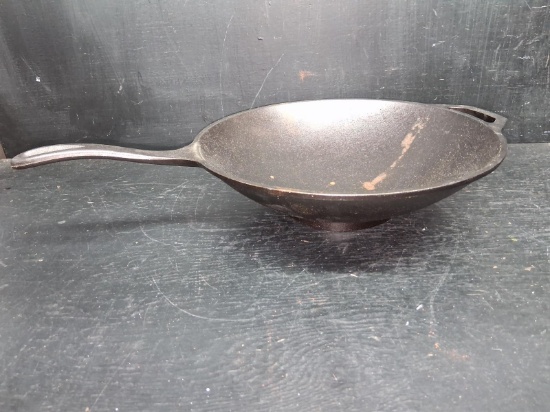 Cast Iron Lodge Wok Style Pan