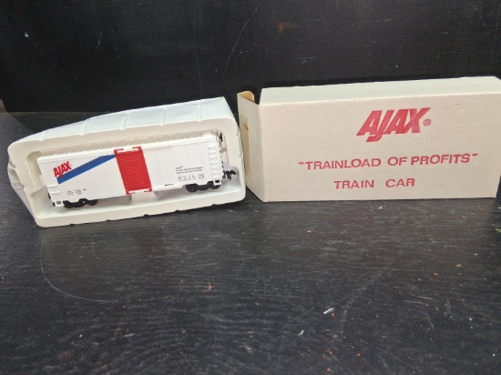 HO Scale Train-Ajax Train Car