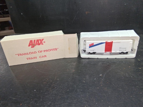 HO Scale Train-Ajax Train Car