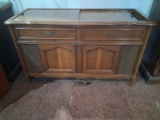 Vintage French Provincial Magnavox Stereo Console
