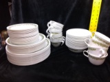 China- 89 pcs Corelle Ware Green Daisy