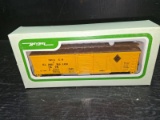 HO Scale Train-Bevel Chicago & Illinois Midland Freight Car