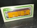 HO Scale Train-Bevel American Refrigerator
