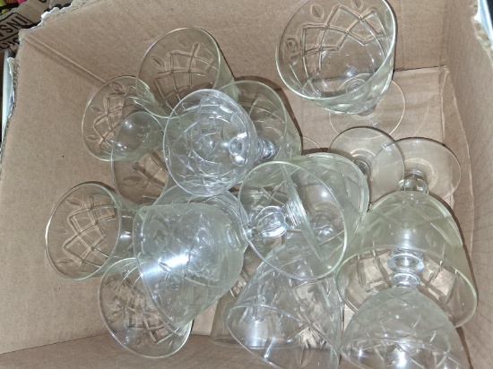 BL-Assorted Clear Glassware Stems
