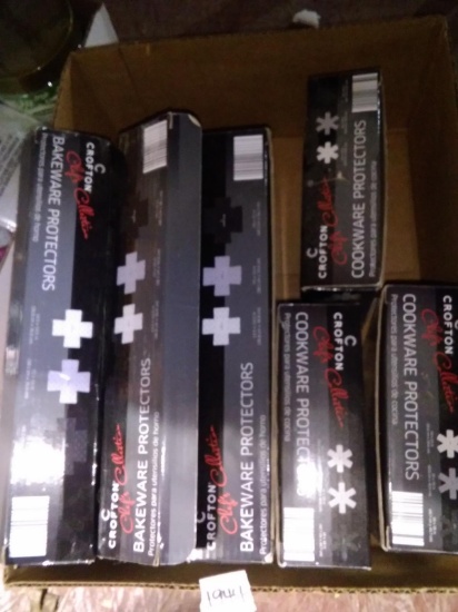 BL-Crofton Bakeware Protectors-NIB