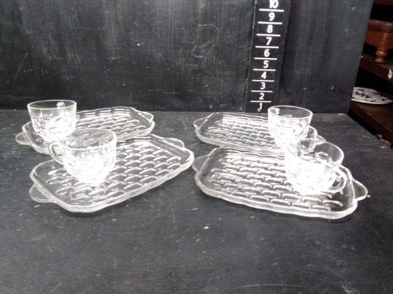 Collection 4 Thumbprint Snack Plates and Mugs