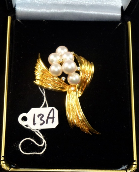 LOVELY LADIES PEARL & DIAMOND 18K BROOCH