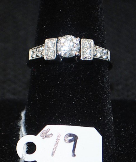 LADIES 14K WHITE GOLD DIAMOND RING