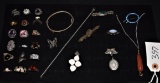 28 PIECES OF VINTAGE STERLING SILVER JEWELRY