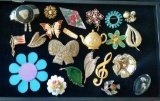 VARIETY OF 22 BROOCHES