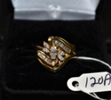 LADIES 14K YELLOW GOLD DIAMOND RING