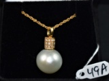 LADIES PEARL & DIAMOND 18K YELLOW GOLD PENDANT