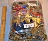 LARGE BAG OF VINTAGE FASHION JEWELRY