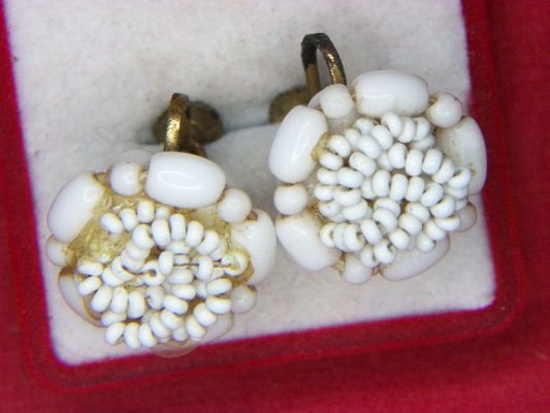 Ladies Estate Coral Screw Back Earrings