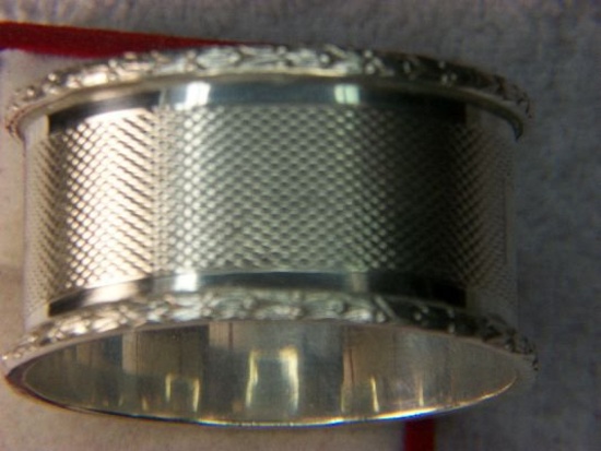 .925 Vintage English Napkin Ring