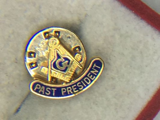 Man's Masonic Past President Tie Tack