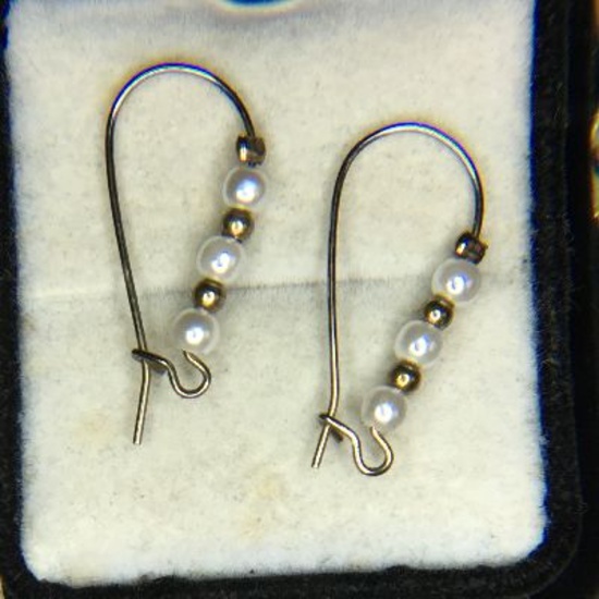 .925 Ladies Sterling Silver Pearl Earrings