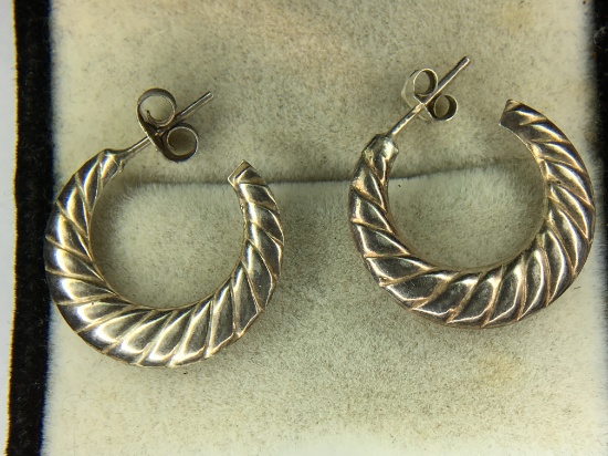 .925 Sterling Silver Ladies Hoop Earrings