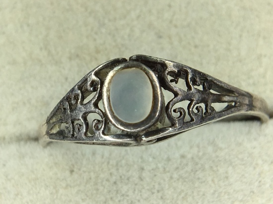 .925 Sterling Silver Ladies Mother Of Pearl Ring