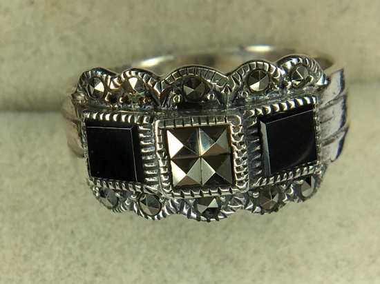 .925 Sterling Silver Ladies Black Onyx Ring