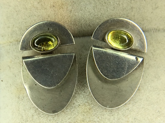 .925 Sterling Silver Ladies 1.5 Carat Peridot Modernist Ear Rings