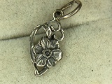 .925 Sterling Silver Ladies Floral Pendant