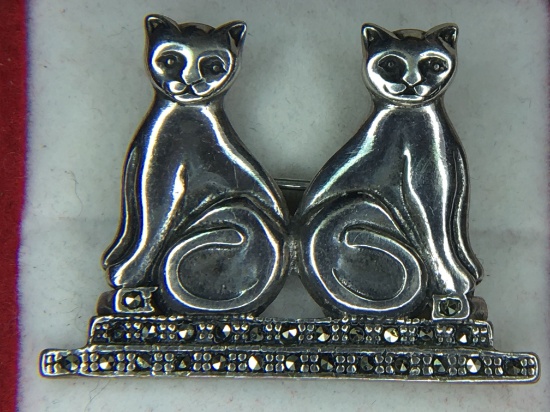 .925 Sterling Silver Ladies Cat Brooch 1.5" X 1"