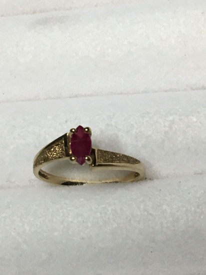 10 Kt Gold Ring Vintage With Natural Red Ruby Size 4.75 1.1 Grams Pure 10 Kt Gold