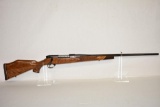 Gun. Weatherby Mark V 300 Weatherby cal Rifle