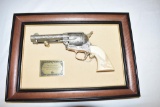 Non Gun. Replica Colt SAA John Wayne 45 Revolver