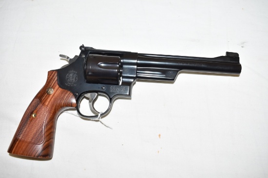 Gun. S&W Model 25-16 45 Colt cal. Revolver