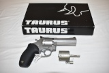 Gun. Taurus Model 92 22/22 mag cal Revolver