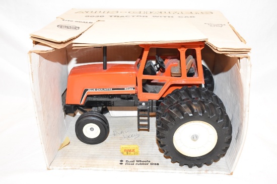 ERTL Allis-Chalmers 8030 Tractor 1/16 Scale Toy