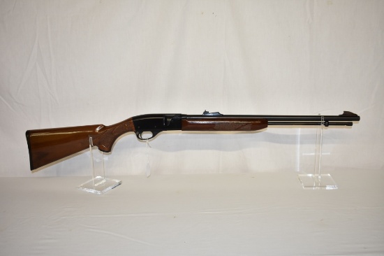 Gun. Remington Model 552 Deluxe 22 cal. Rifle