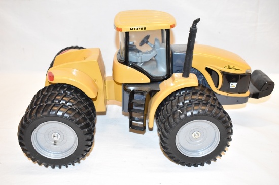 ERTL Challenger 1/16 Scale Tractor Toy