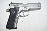 Gun. S&W Model 4006  40 S&W cal Pistol