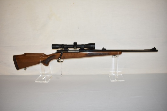 Gun. Winchester Model 70  30-06  cal Rifle