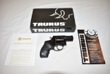 Gun. Taurus Model 327  327 mag cal Revolver