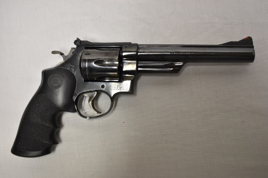 Gun. S&W Model 29-2  44 mag cal Revolver