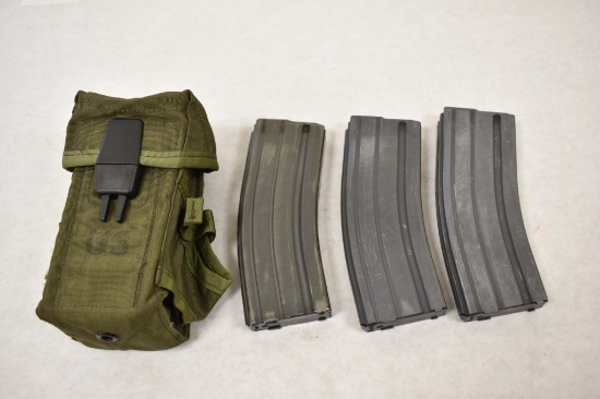 Three AR15/M16 Magazines & US Canvas Holder.