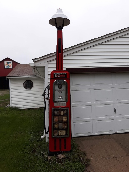 D-X Gas Pump I