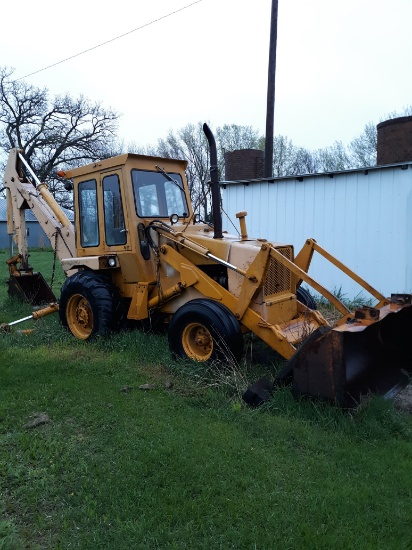 AC 816-B Backhoe