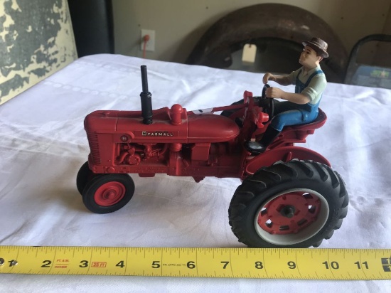 Farmall H w/farmer