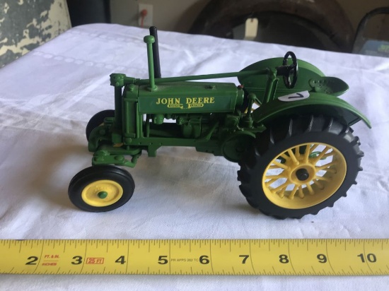 JD B - Wide Front Tractor