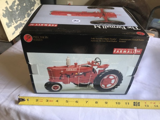 Farmall M in Box